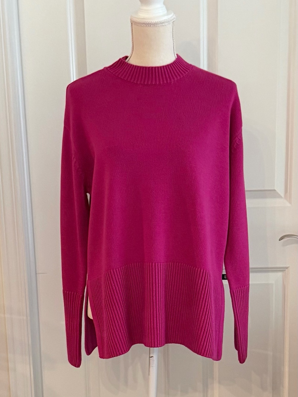 GAP FUSCHIA CREWNECK COTTON BOYFRIEND SWEATER - SIZE SMALL